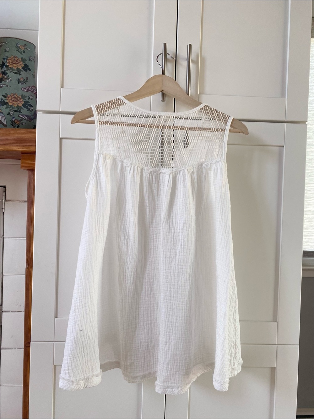 POL Lace Crochet Trim Boho Sleeveless Cotton Top with Accent Buttons - Picture 4 of 8